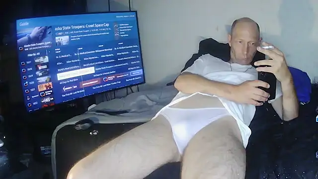 Snapshot of mythicbonez69 chatting on 08.05.26 mythicbonez69 online show from 08.05.26