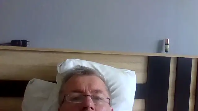 Snapshot of Mortimer_Orawan chatting on 05.01.26 Mortimer Orawan online show from 05.01.26