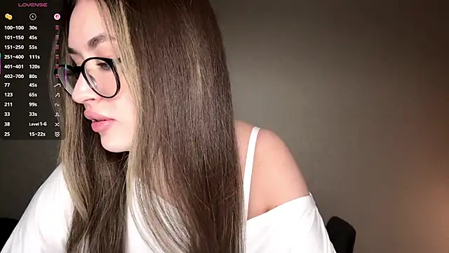 KiraBodrick online show from 01.11.26