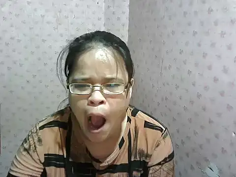 Hotty babe23 online show from 12.16.25