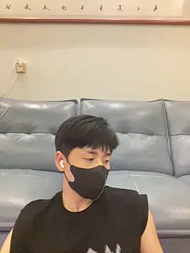 Snapshot of kimze7 chatting on 06.19.26 kimze7 online show from 06.19.26