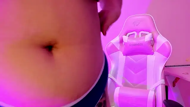 NaomySakura online show from 12.15.25