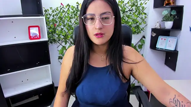 Snapshot of sophi_hardd_ chatting on 02.27.26 sophi hardd online show from 02.27.26