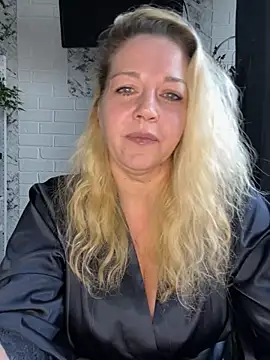 JenniferCarmen online show from 04.15.26