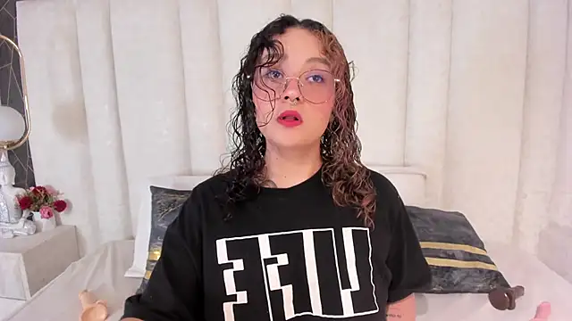 Im TaraBlack online show from 12.17.25