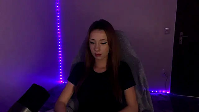 Snapshot of ellienymph chatting on 01.06.26 ellienymph online show from 01.06.26