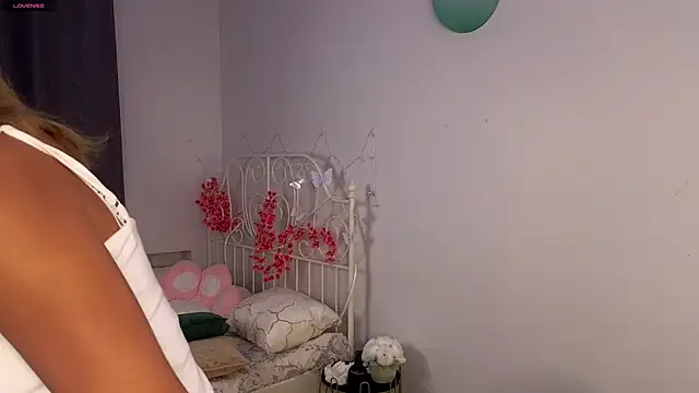 springloveee online show from 07.20.26