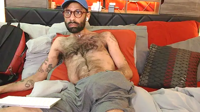 Snapshot of LilBrownPKB chatting on 12.19.25 LilBrownPKB online show from 12.19.25