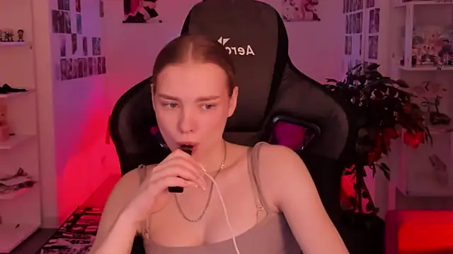 Snapshot of BellaHaadiid chatting on 01.10.26 BellaHaadiid online show from 01.10.26