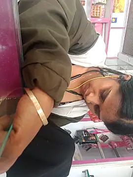 Snapshot of nehakapoor89 chatting on 02.21.26 nehakapoor89 online show from 02.21.26