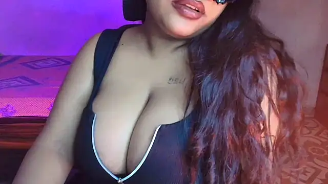 Snapshot of HEZALNUT chatting on 06.04.26 HEZALNUT online show from 06.04.26