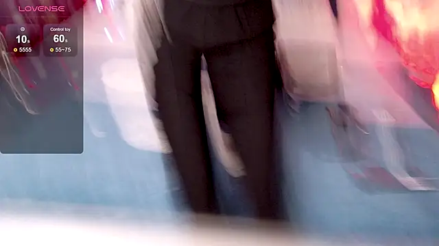 Snapshot of CarolainGilbert chatting on 12.21.25 CarolainGilbert online show from 12.21.25