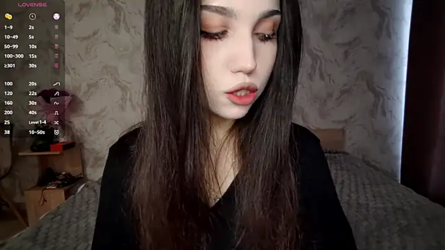 Snapshot of Qwami_Amie chatting on 04.26.26 Qwami Amie online show from 04.26.26