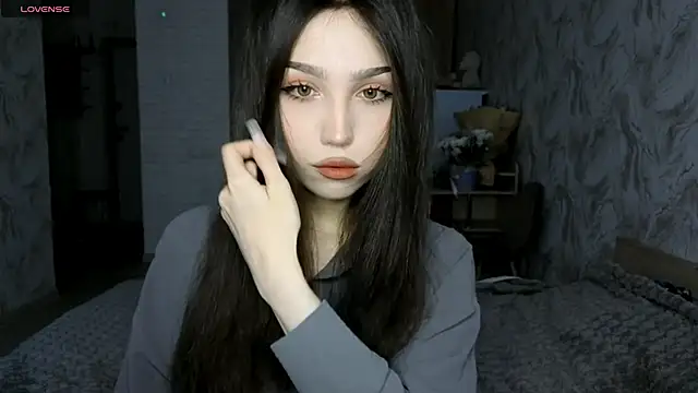 Snapshot of Qwami_Amie chatting on 05.26.26 Qwami Amie online show from 05.26.26