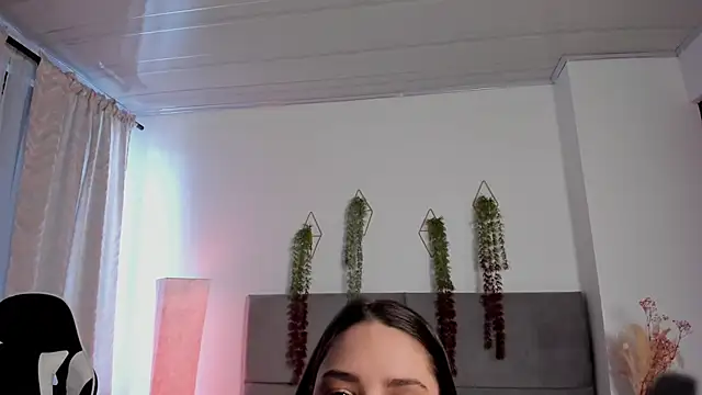 Snapshot of JulietaSnow chatting on 05.17.26 JulietaSnow online show from 05.17.26