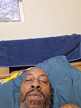 Snapshot of Rizzle9800 chatting on 12.14.25 Rizzle9800 online show from 12.14.25