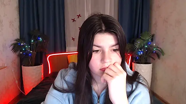 Snapshot of KisaModel chatting on 12.20.25 KisaModel online show from 12.20.25