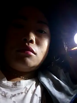 Snapshot of yana-zz chatting on 12.21.25 yana-zz online show from 12.21.25