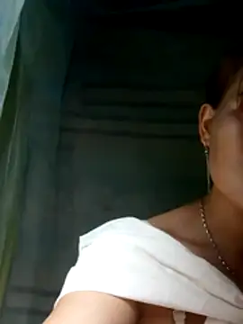 Snapshot of yana-zz chatting on 04.05.26 yana-zz online show from 04.05.26