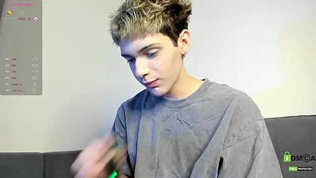 Snapshot of colestorm_ chatting on 12.20.25 colestorm online show from 12.20.25