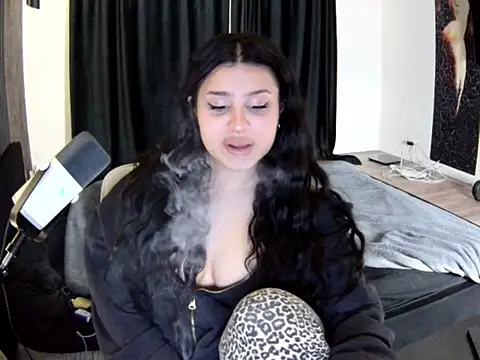 Snapshot of Nicole_Pars chatting on 02.23.26 Nicole Pars online show from 02.23.26