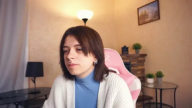 Snapshot of IleanaPishko chatting on 12.22.25 IleanaPishko online show from 12.22.25