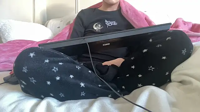 ijustturned18today online show from 02.14.26