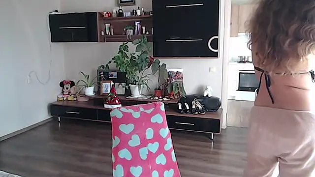 SofiaBoone online show from 12.17.25