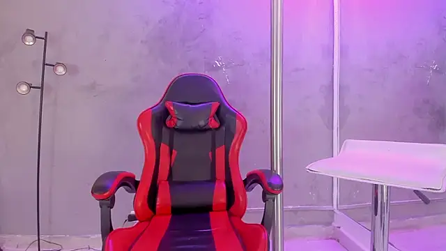 Snapshot of khris__evans chatting on 02.15.26 khris evans online show from 02.15.26