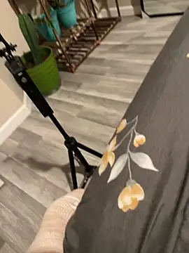 Snapshot of kissmyarch chatting on 12.16.25 kissmyarch online show from 12.16.25