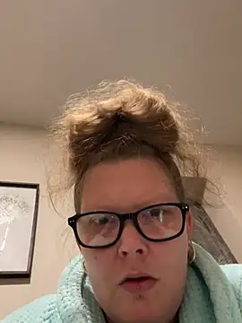 Snapshot of kissmyarch chatting on 01.12.26 kissmyarch online show from 01.12.26