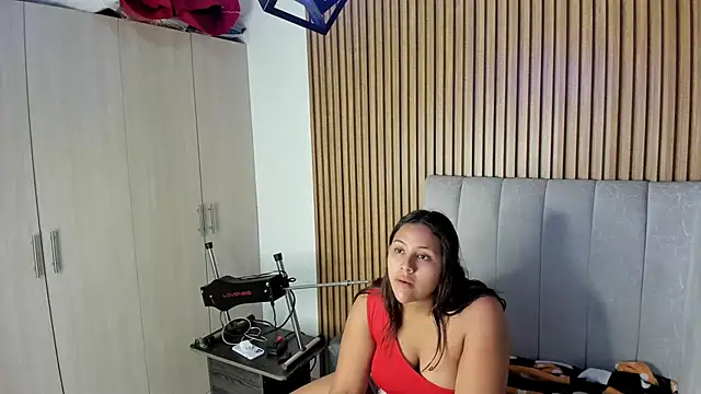 TiifanyGrey online show from 01.06.26