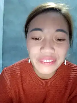 Snapshot of little-effy chatting on 12.17.25 little-effy online show from 12.17.25