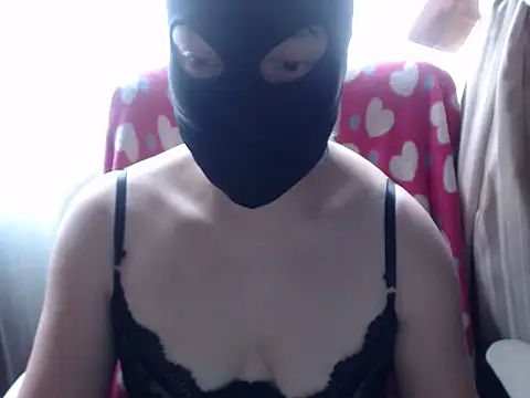 Snapshot of 666maskgirl chatting on 06.10.26 666maskgirl online show from 06.10.26