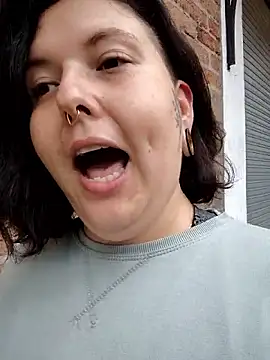 Divine Pouvoir online show from 02.19.26