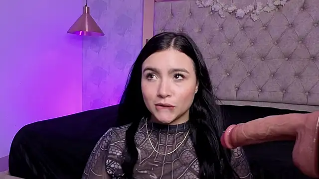 Snapshot of kylie_river chatting on 04.19.26 kylie river online show from 04.19.26