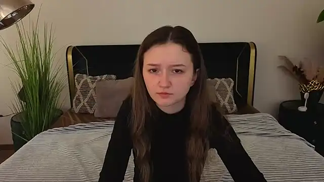 Snapshot of CyrenaLuxe chatting on 03.21.26 CyrenaLuxe online show from 03.21.26