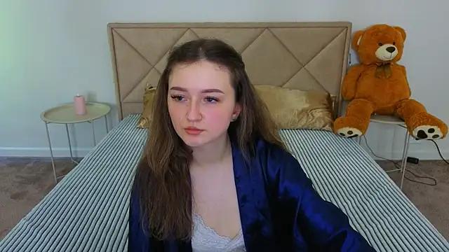 CyrenaLuxe online show from 05.03.26