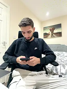 Juliann69Ramiro online show from 01.05.26