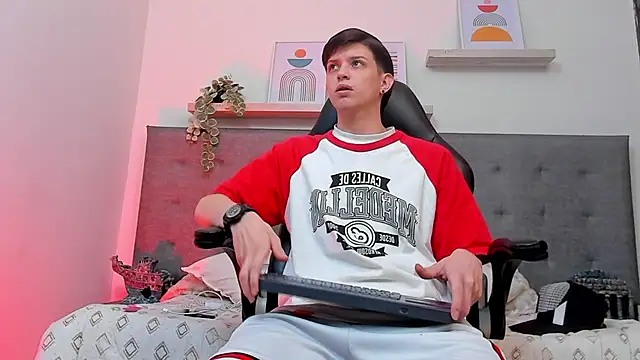 sebastamayo  online show from 03.04.26