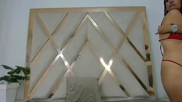 Selenaasm online show from 02.02.26