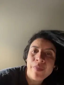 Snapshot of Lena-Williamss chatting on 12.18.25 Lena-Williamss online show from 12.18.25