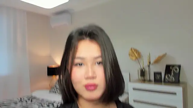 Snapshot of Brunette_Charm chatting on 01.18.26 Brunette Charm online show from 01.18.26