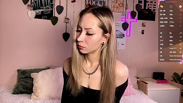 Snapshot of sun_under_skyy chatting on 05.17.26 sun under skyy online show from 05.17.26