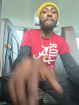 Snapshot of Pleasure_Overlord chatting on 02.01.26 Pleasure Overlord online show from 02.01.26