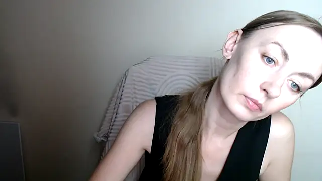 Snapshot of LiaSeass_ chatting on 06.26.26 LiaSeass online show from 06.26.26