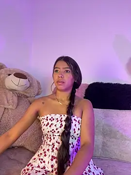 Snapshot of Ana_herrera chatting on 12.19.25 Ana herrera online show from 12.19.25