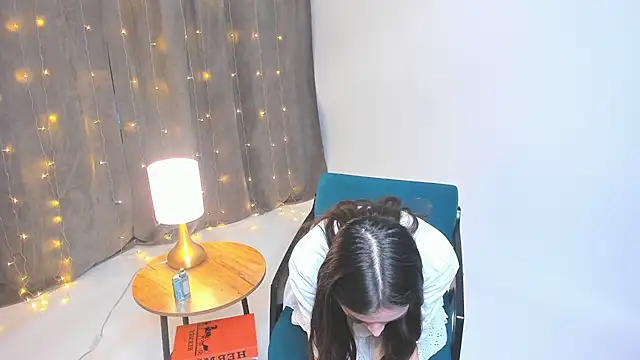 YvonneRobes online show from 12.20.25