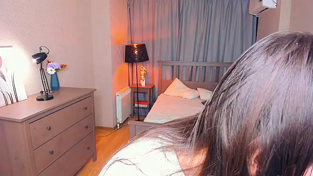 Snapshot of YvonneRobes chatting on 02.07.26 YvonneRobes online show from 02.07.26