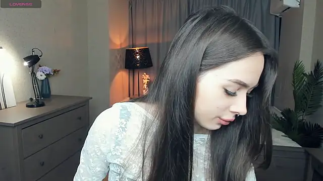 Snapshot of YvonneRobes chatting on 02.12.26 YvonneRobes online show from 02.12.26